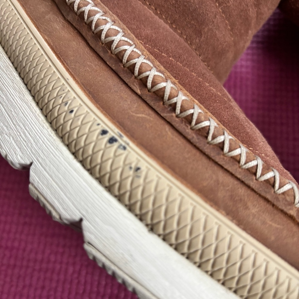 Manitobah | Insulated Leather Puffer Boot 🥾 - Picture 14 of 14